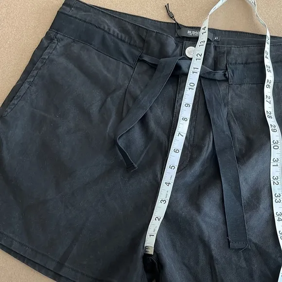 🆕 HUDSON Women's Black Paper Bag Shorts - Size 27