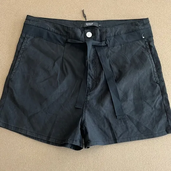 🆕 HUDSON Women's Black Paper Bag Shorts - Size 27