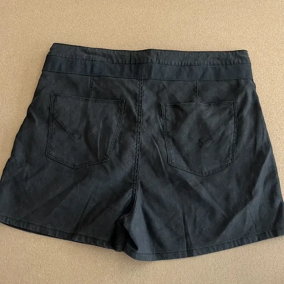 🆕 HUDSON Women's Black Paper Bag Shorts - Size 27
