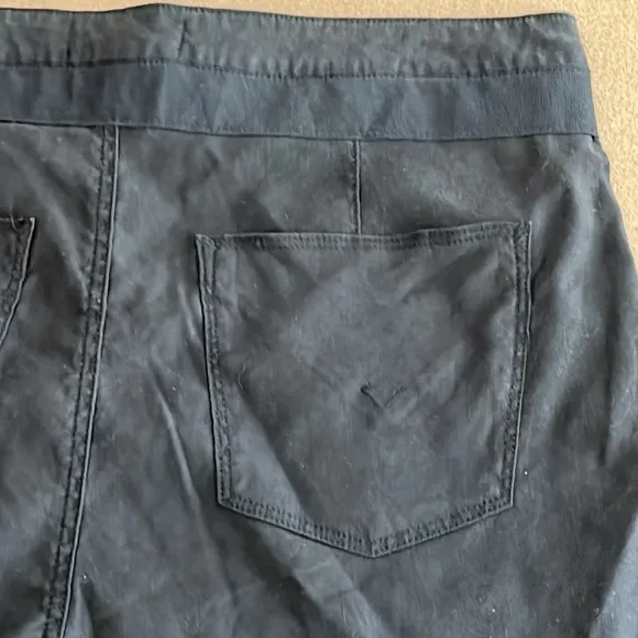 🆕 HUDSON Women's Black Paper Bag Shorts - Size 27