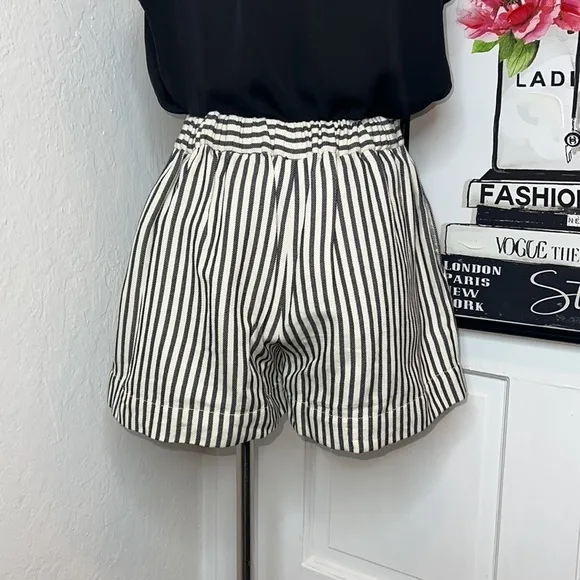 3.1 Phillip Lim Ivory &amp; Black Striped Linen Blend Shorts Size 2