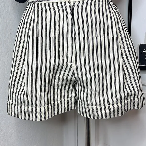 3.1 Phillip Lim Ivory &amp; Black Striped Linen Blend Shorts Size 2