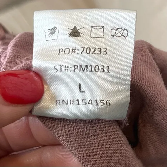 AA:  All: Row Mauve Burgundy High Waisted Linen shorts Sz L