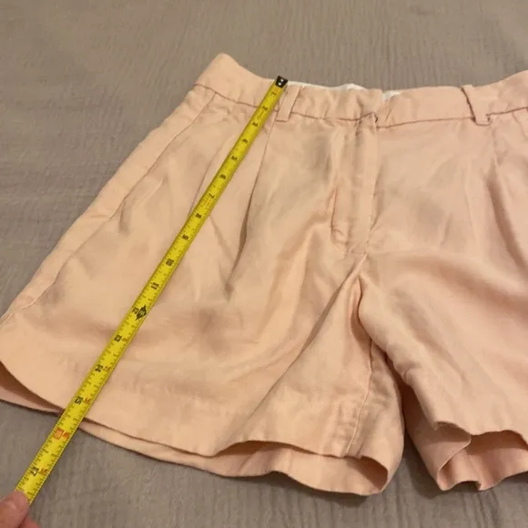 Aritzia Wilfred pink tencel linen shorts. Size 4 . Very good condition