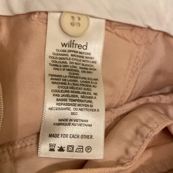 Aritzia Wilfred pink tencel linen shorts. Size 4 . Very good condition