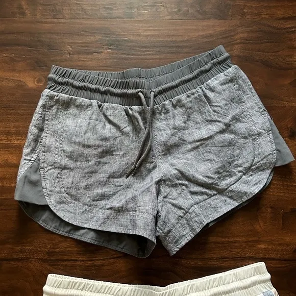 Athleta Beachside Bali Linen Shorts Lot Of 2 Gray and Striped Size 6
