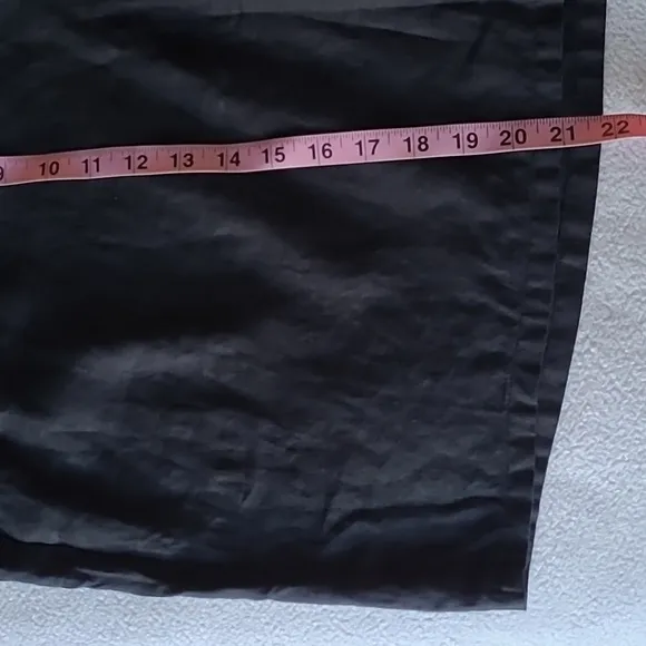 Eileen Fisher Linen Shorts. Black SZ 1X. Pull On. 8inch inseam. Drawstring.