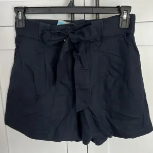 J. McLaughlin Navy Solid Abbie Shorts - 6 - NWT