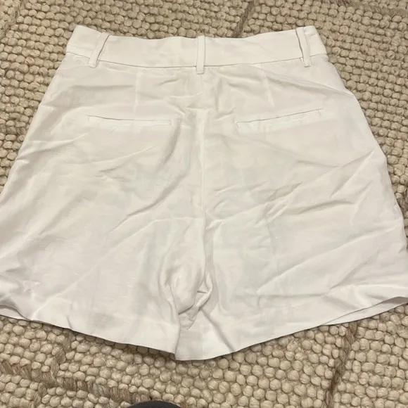 LINEN SHORTS