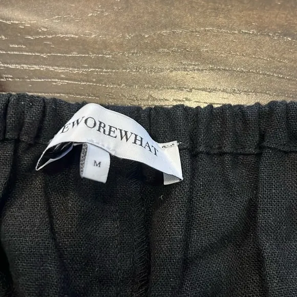 NWOT WeWoreWhat Black Linen Blend Pull-On Shorts