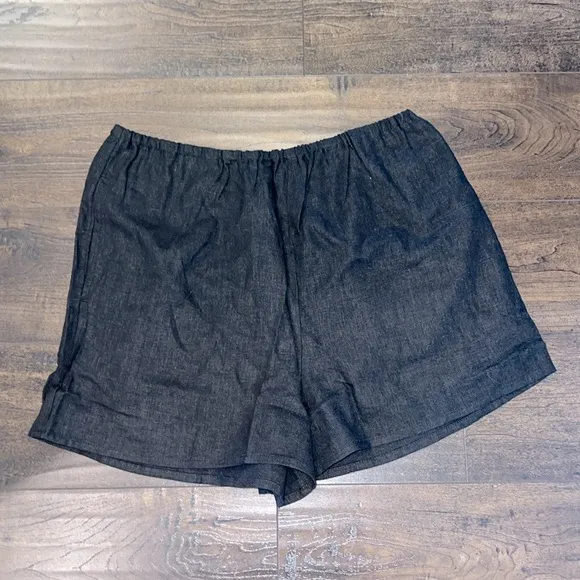 NWOT WeWoreWhat Black Linen Blend Pull-On Shorts
