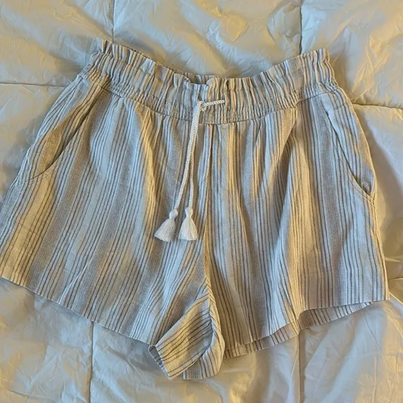 NWT Abercrombie striped pull on shorts