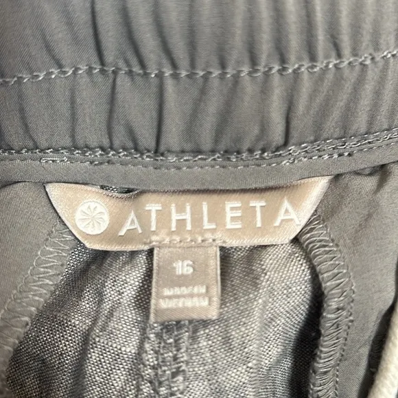 NWT Athleta Cabo Linen Shorts 8 inch Inseam Gray Size 16