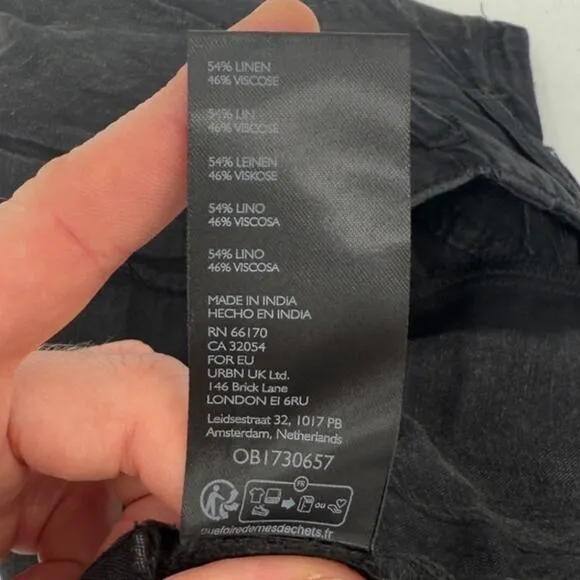 NWT Free People Calla Black Linen Blend High Rise Trouser Shorts Size 2