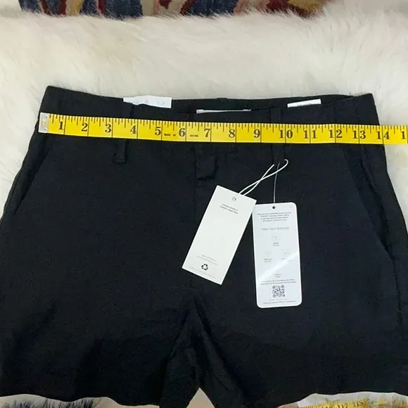 NWT Level 99 black short size 2 24 4 26 luxury boutique brand linen tencel blend