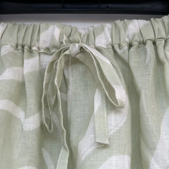 Stone Fox Melba Linen Short-Size S  NWT