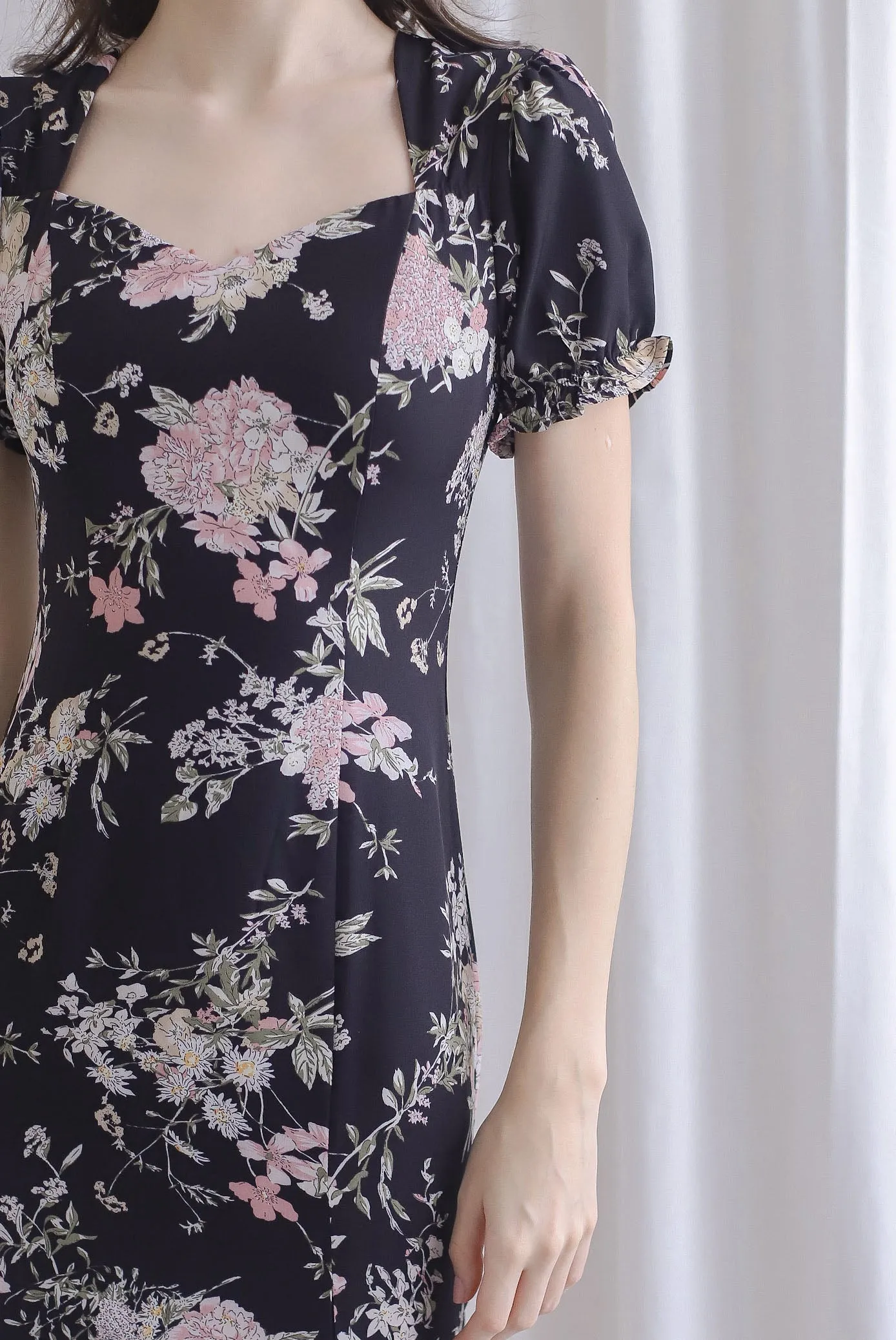 TDC Enola Diamond Neck Zip Slit Dress In Black Floral